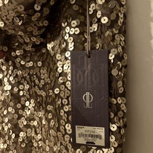 Jennifer Lopez ~ women sequin top size M in Gold .